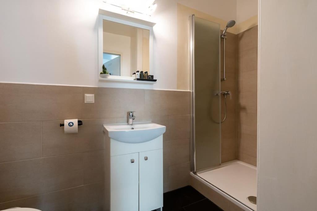 Sleek Studio By City Center By Hm Wien Ngoại thất bức ảnh